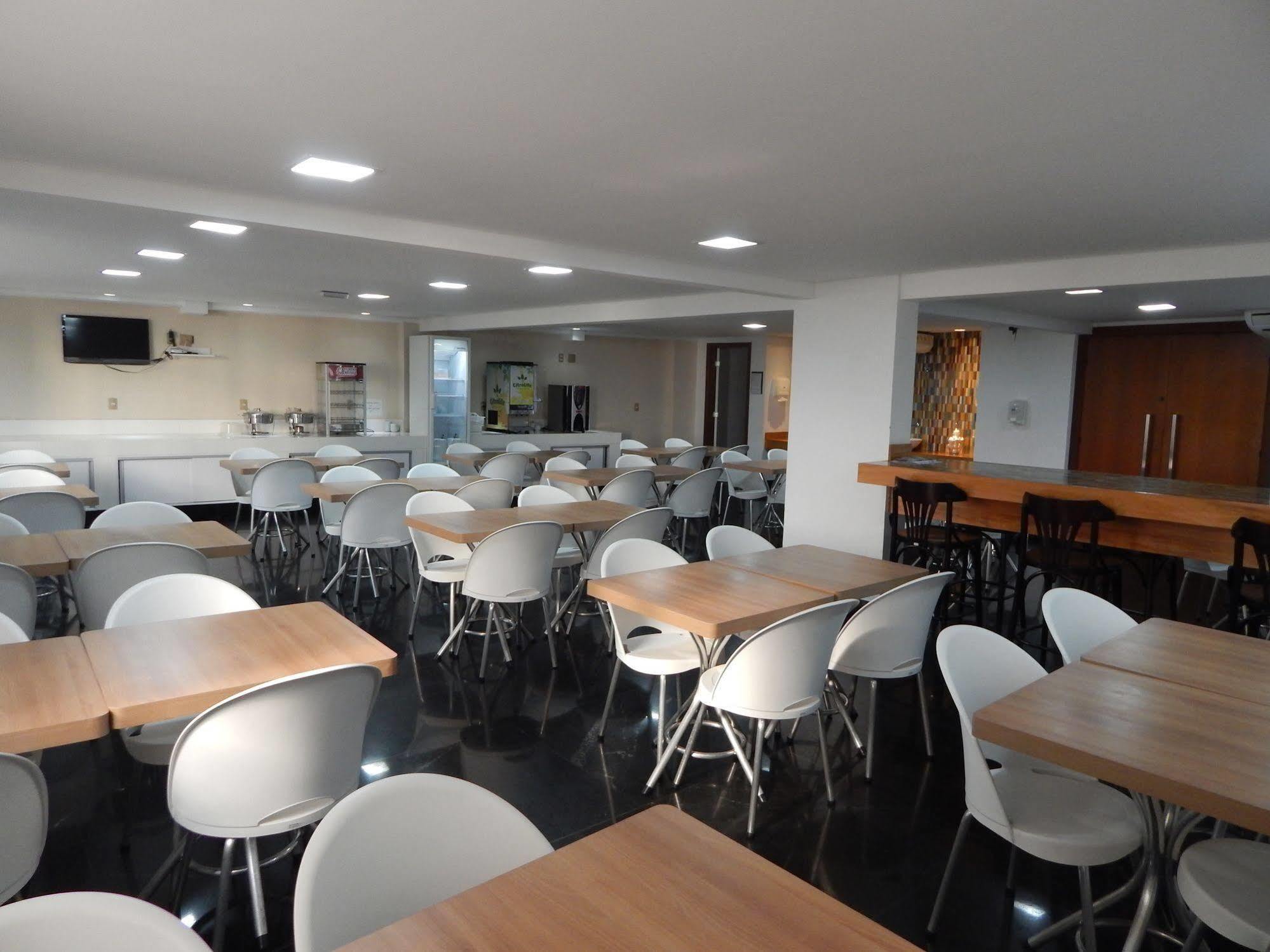 בלו הוריזונטה Frimas Pampulha Hotel מראה חיצוני תמונה