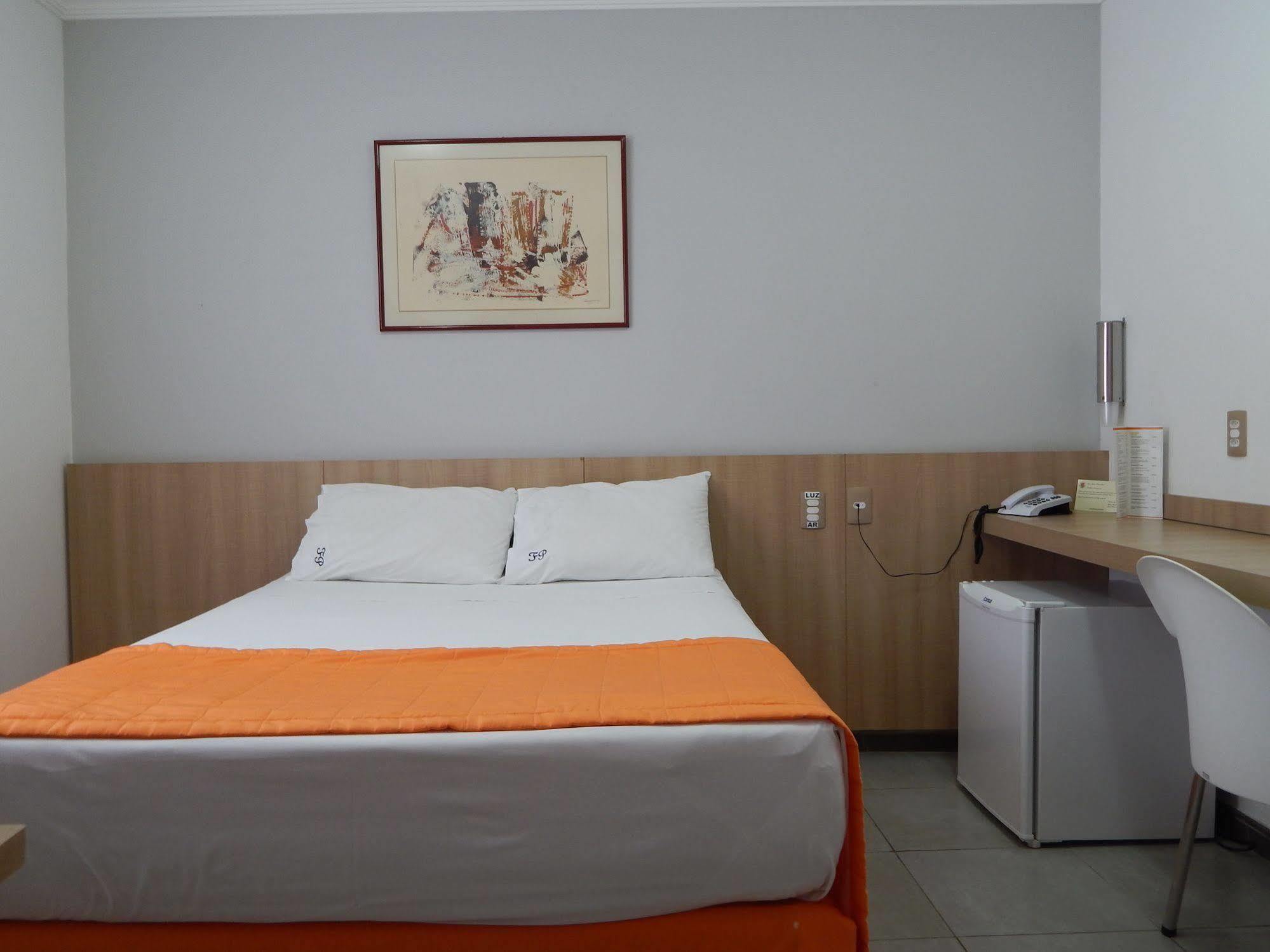 בלו הוריזונטה Frimas Pampulha Hotel מראה חיצוני תמונה