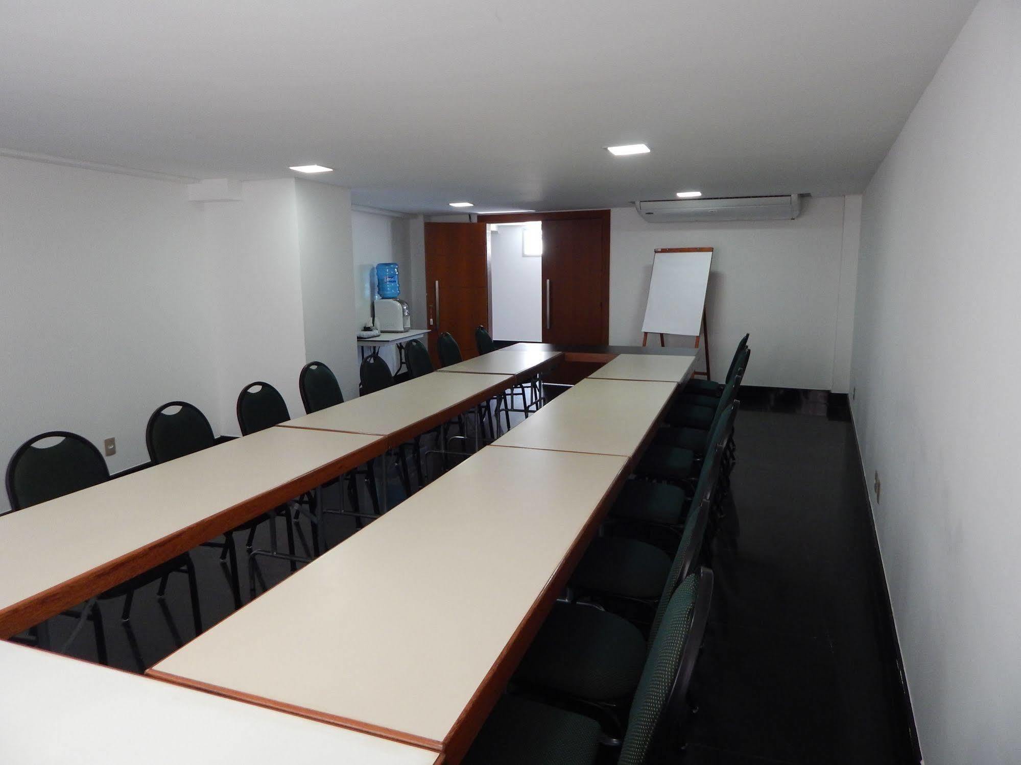 בלו הוריזונטה Frimas Pampulha Hotel מראה חיצוני תמונה